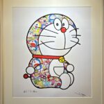 村上隆『おすわりドラえもん・毎日がお祭りだ！』